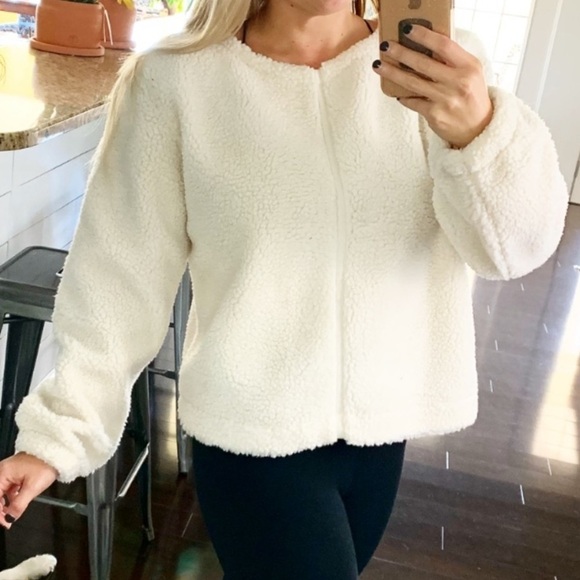 Prologue White Sherpa Boxy Sweater - Picture 2 of 8